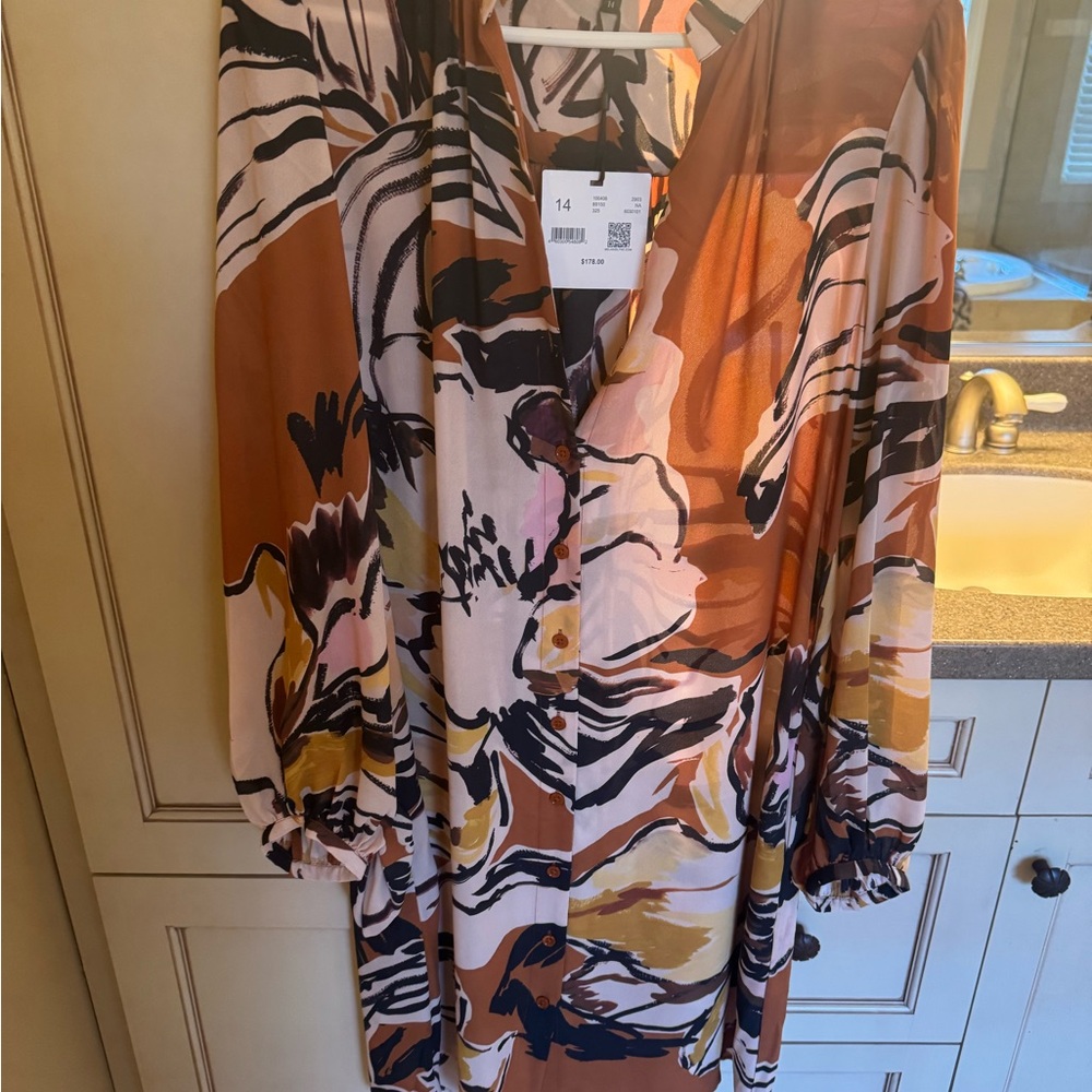 Womens Large Abstract Floral Button-Front Long Top/ Tunic in Rust, Cream, Black